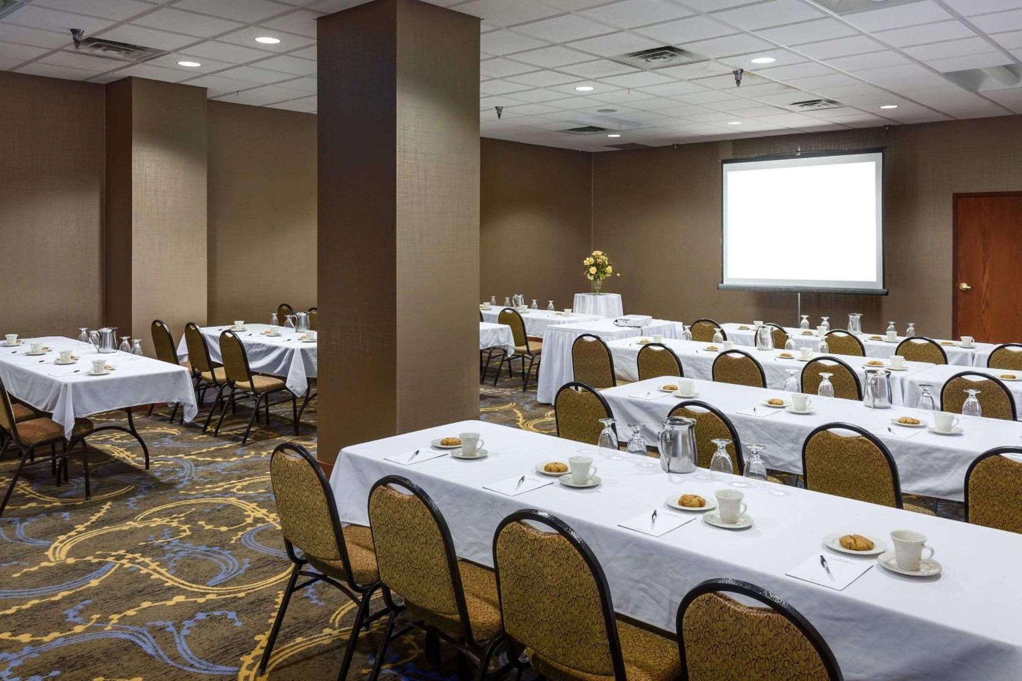 Radisson Hotel Bismarck Zewnętrze zdjęcie