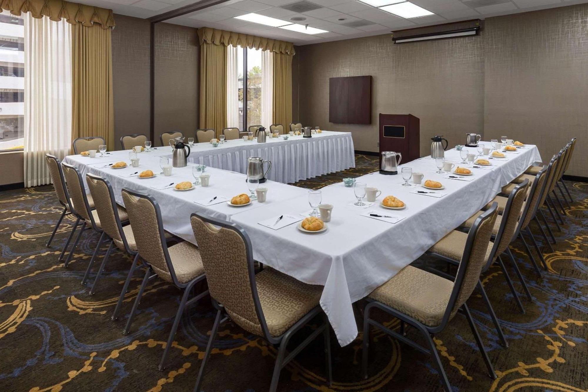 Radisson Hotel Bismarck Zewnętrze zdjęcie