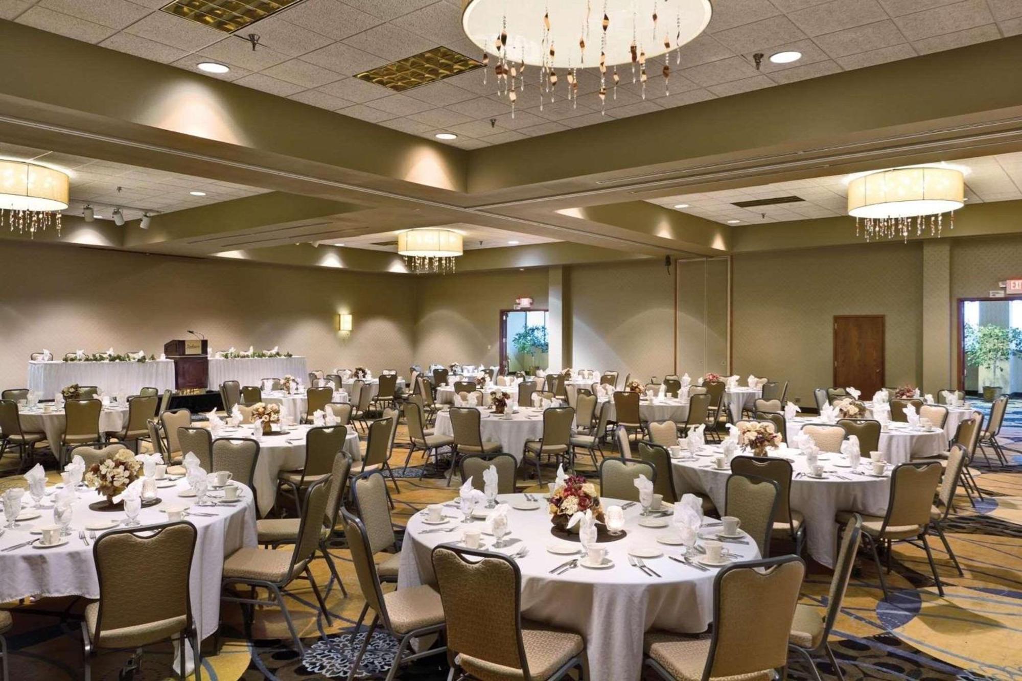 Radisson Hotel Bismarck Zewnętrze zdjęcie