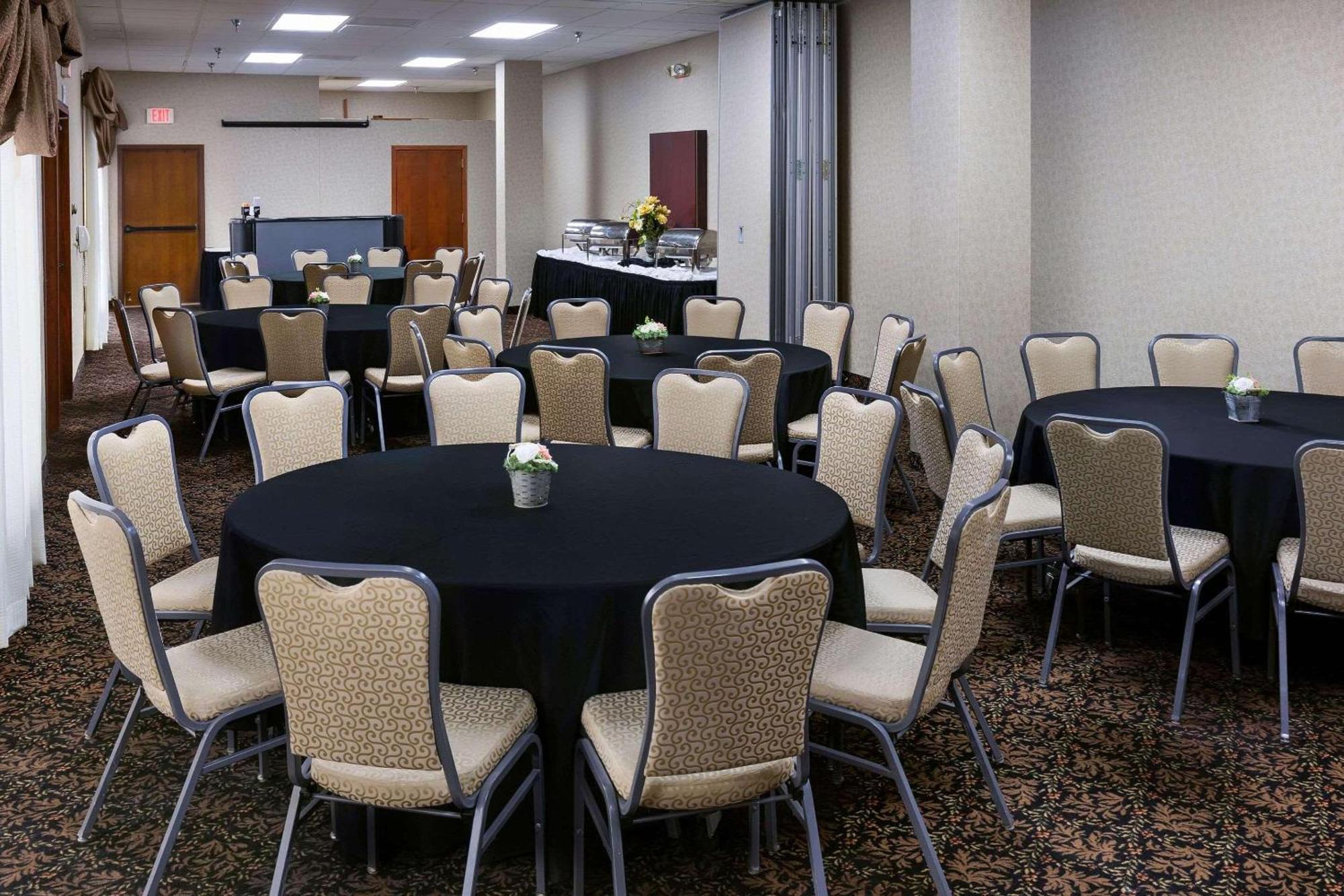 Radisson Hotel Bismarck Zewnętrze zdjęcie