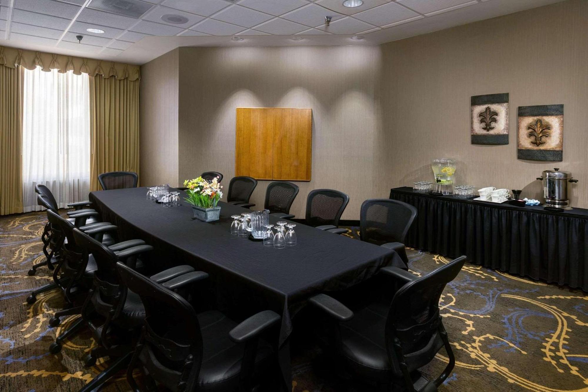 Radisson Hotel Bismarck Zewnętrze zdjęcie