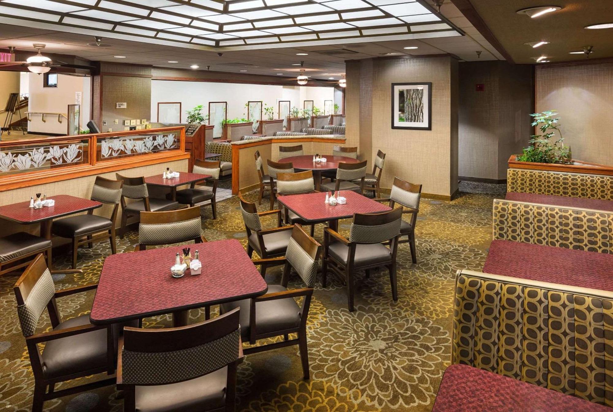Radisson Hotel Bismarck Zewnętrze zdjęcie